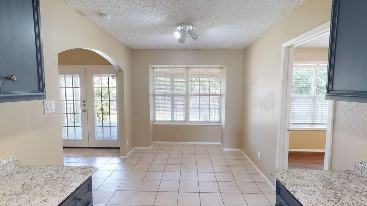 10504 Wendts Way - Photo 4 of 30