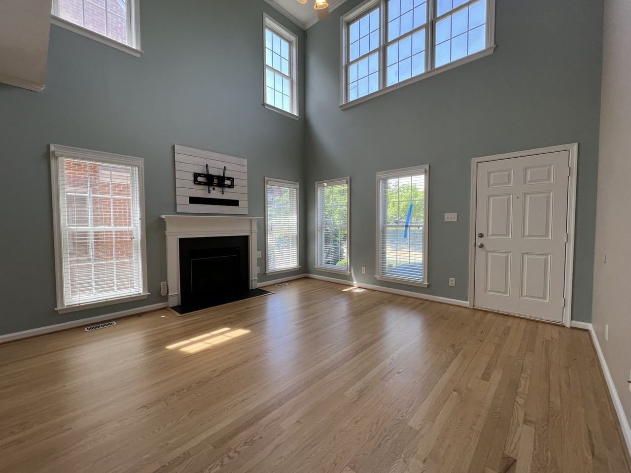 130 Nat Turner Blvd S - Photo 3 of 24