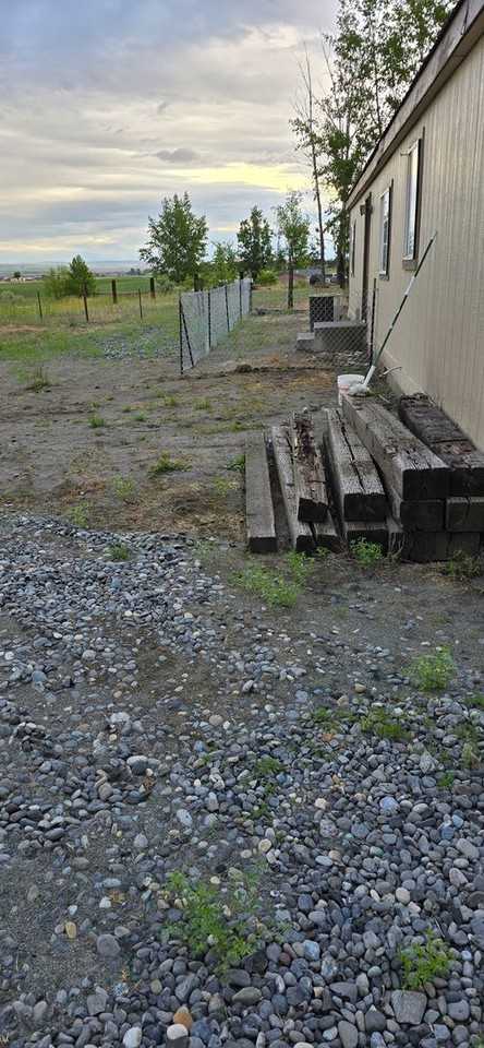 1295 E Thomas Ave - Photo 2 of 26