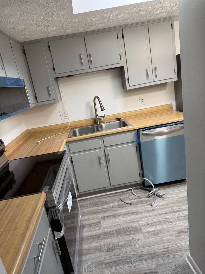 527-531 Grafton Ave - Photo 3 of 5