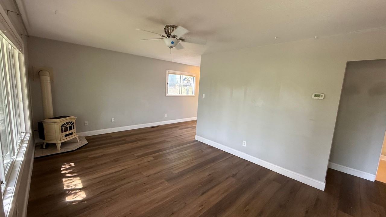 3567 Sw Hume St - Photo 2 of 16
