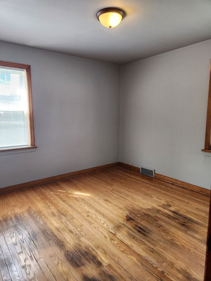 116 W 49th Ave - Photo 4 of 30