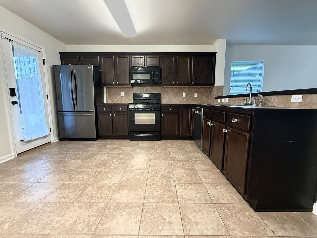 15390 Eaglestone Dr - Photo 5 of 14