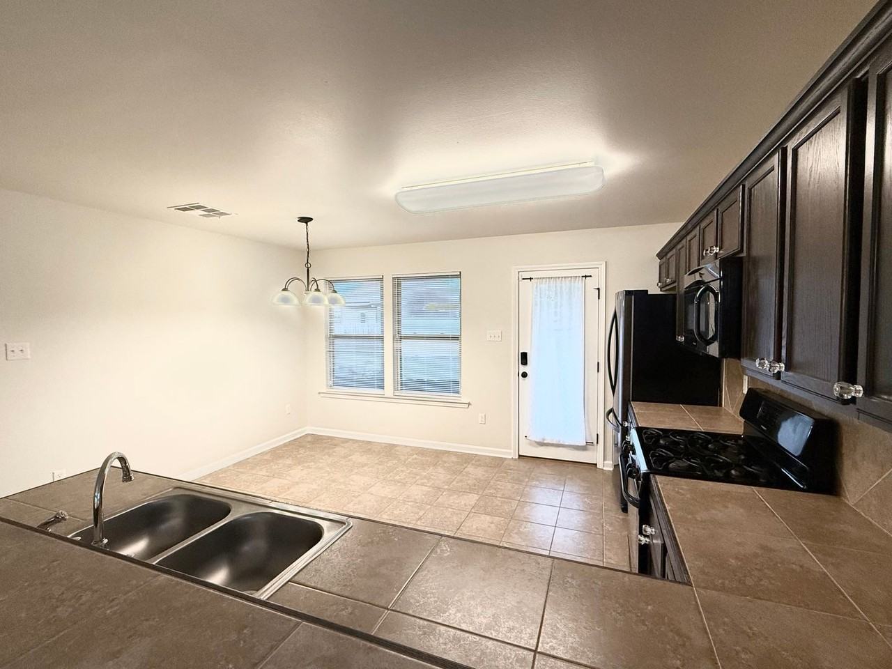 15390 Eaglestone Dr - Photo 6 of 14