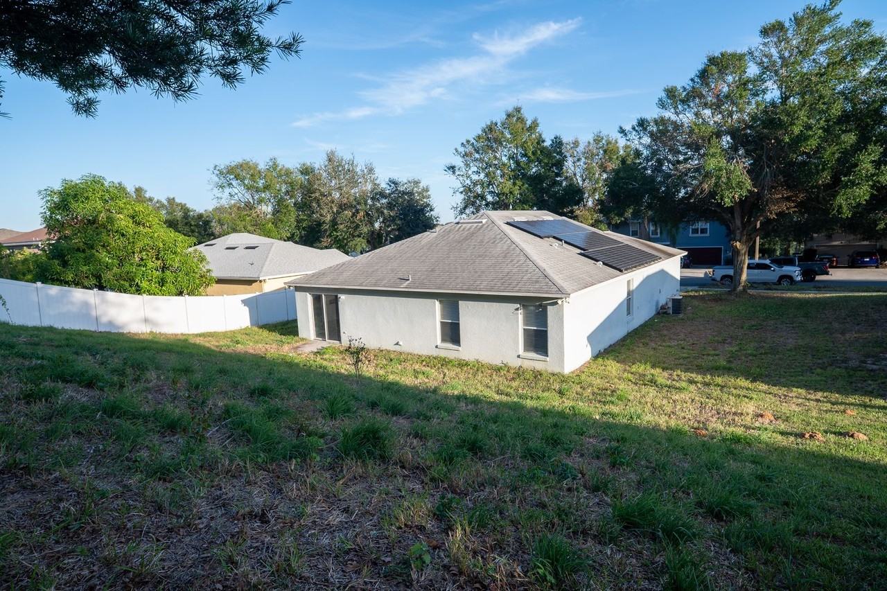 1836 Ridge Valley St - Photo 3 of 42