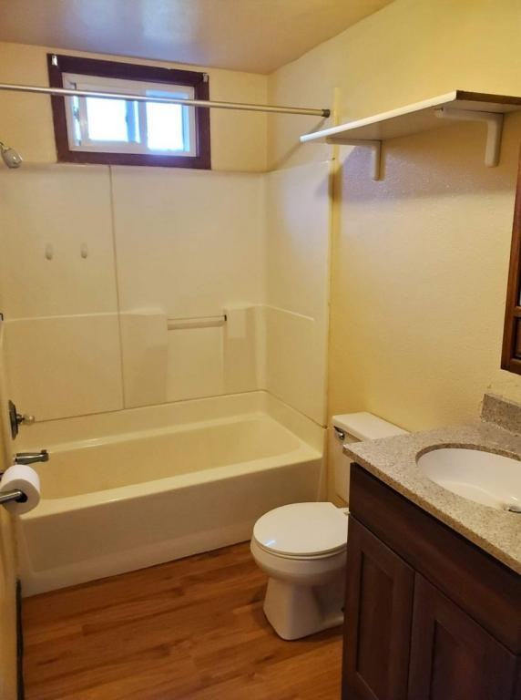 131 Holmes St - Photo 3 of 8