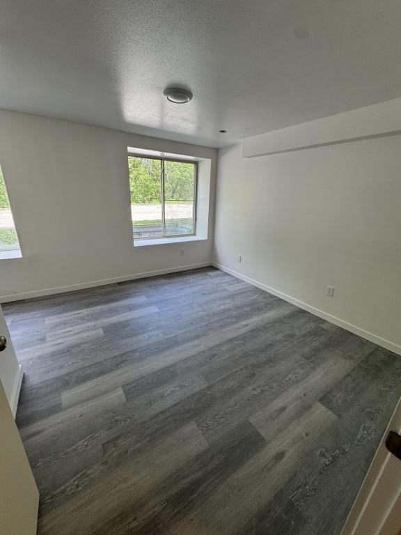2501 24th St - Photo 4 of 7