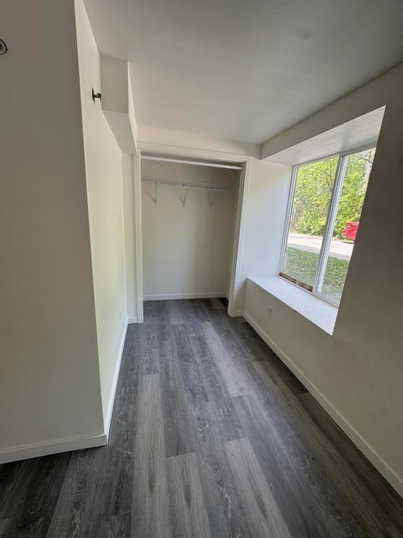 2501 24th St - Photo 5 of 7