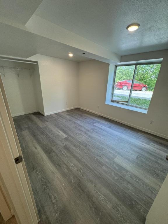2501 24th St - Photo 6 of 7