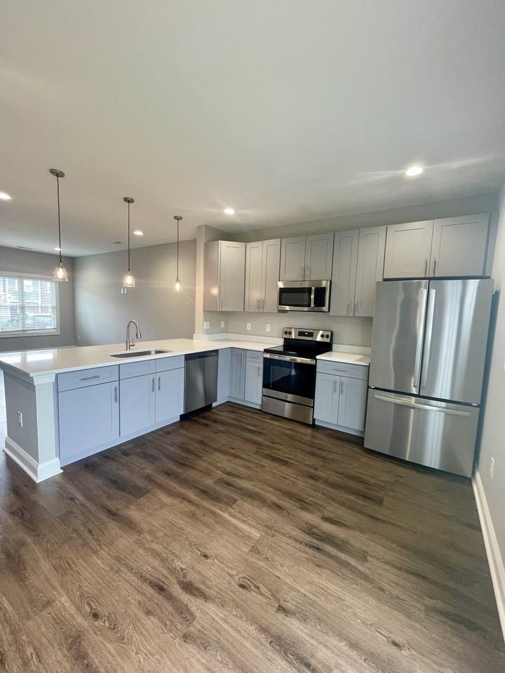 105 Emanuel Ct #1 - Photo 3 of 37