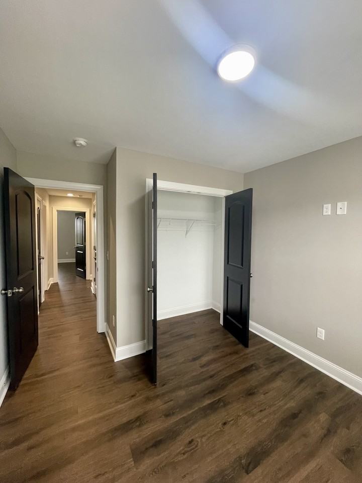 105 Emanuel Ct #1 - Photo 3 of 37