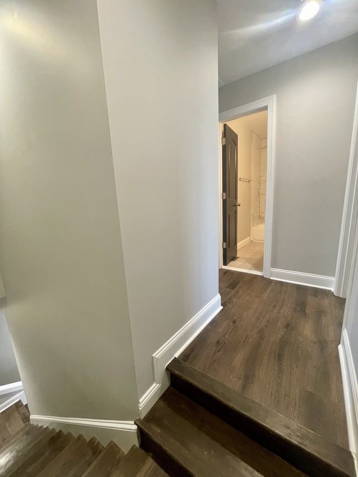 105 Emanuel Ct #1 - Photo 5 of 37