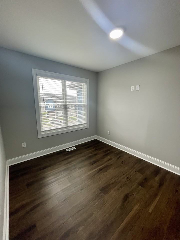 105 Emanuel Ct #1 - Photo 5 of 37