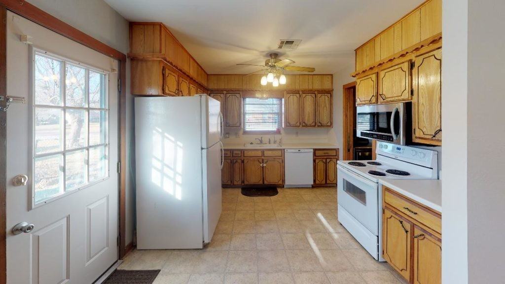 321 H St - Photo 2 of 10