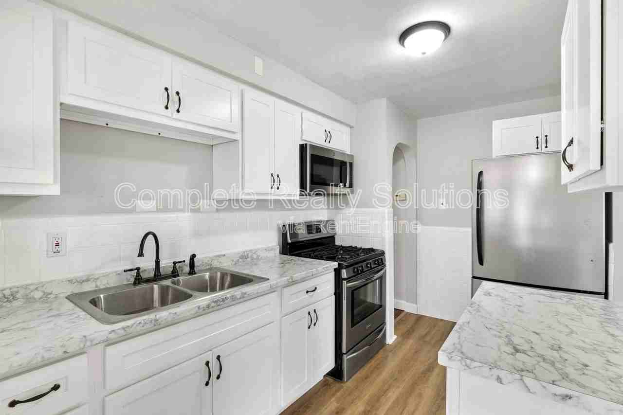 8118 Blanchard Dr - Photo 2 of 29