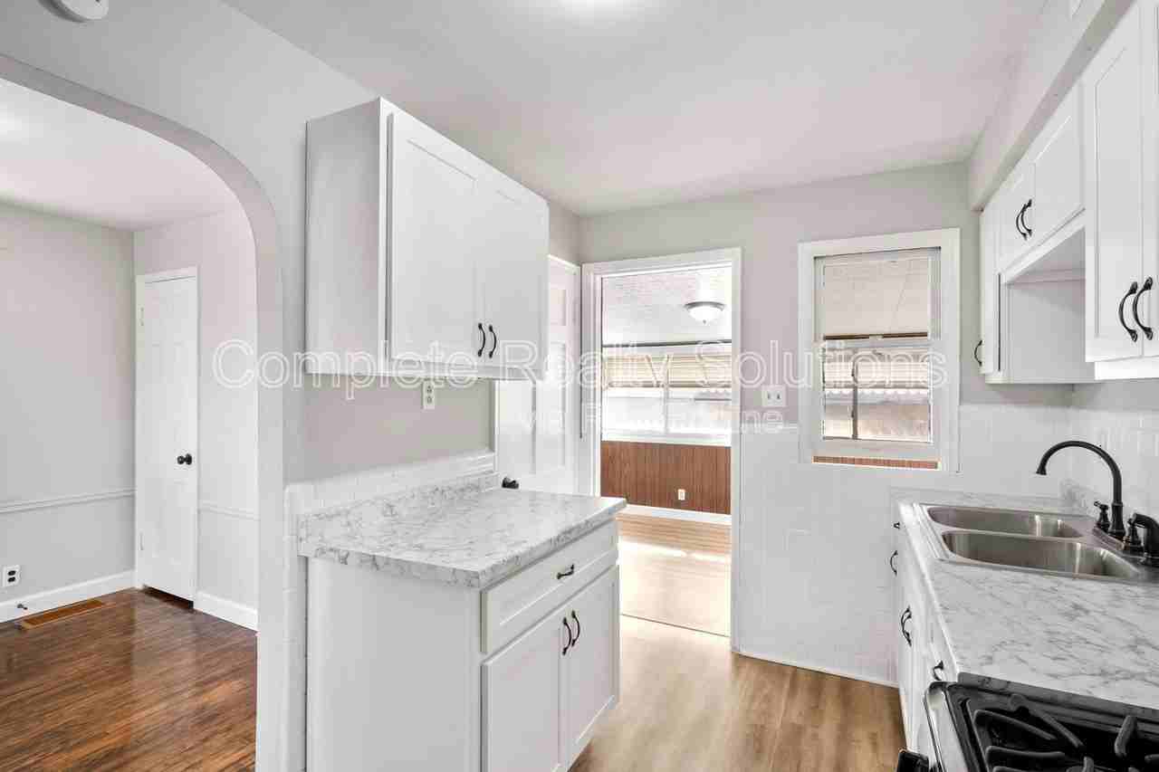 8118 Blanchard Dr - Photo 5 of 29