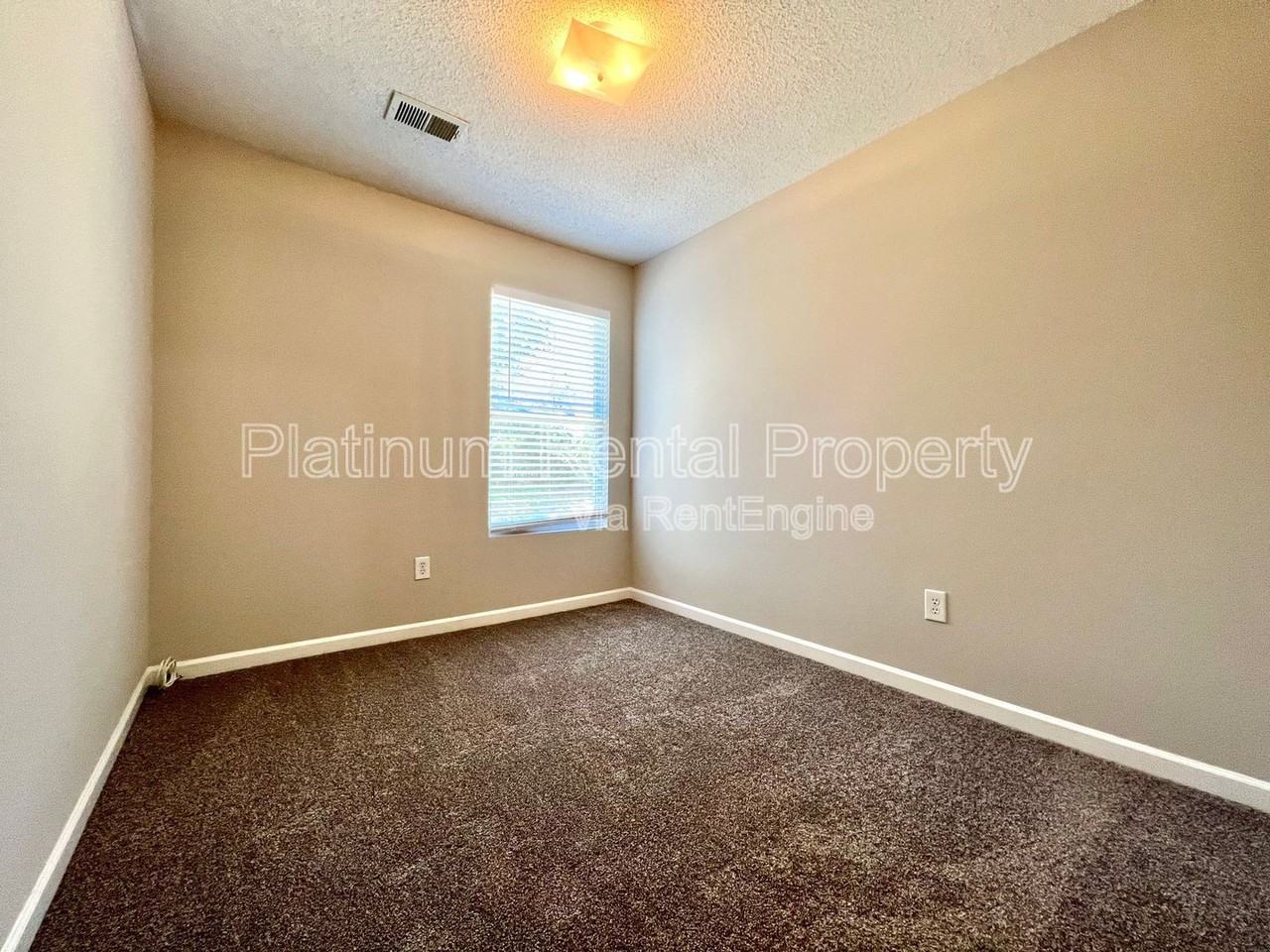 5517 Sable Way - Photo 4 of 26
