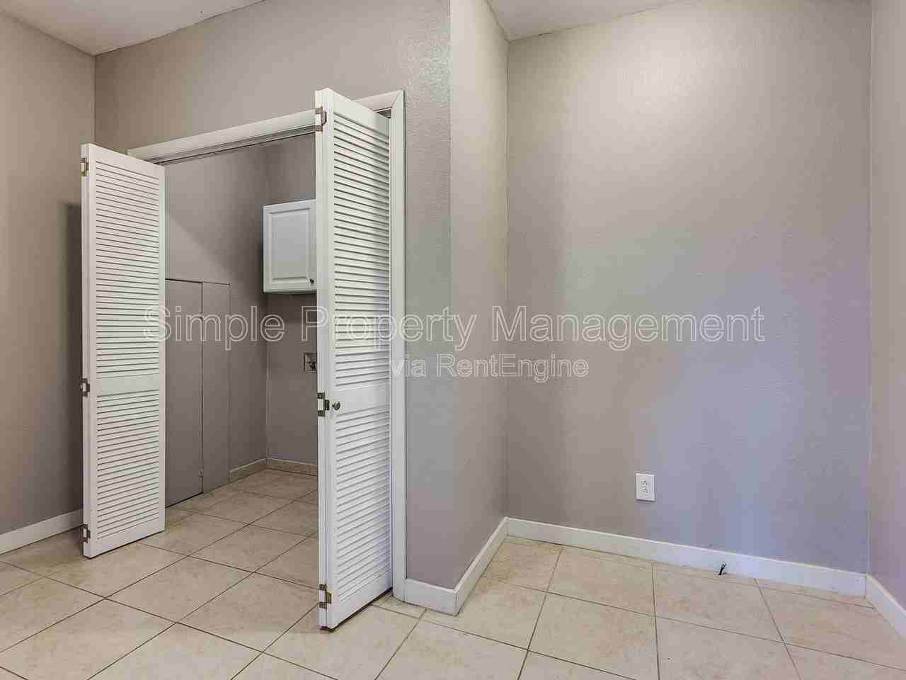 201 Nw 17th St #1 - Photo 7 of 16