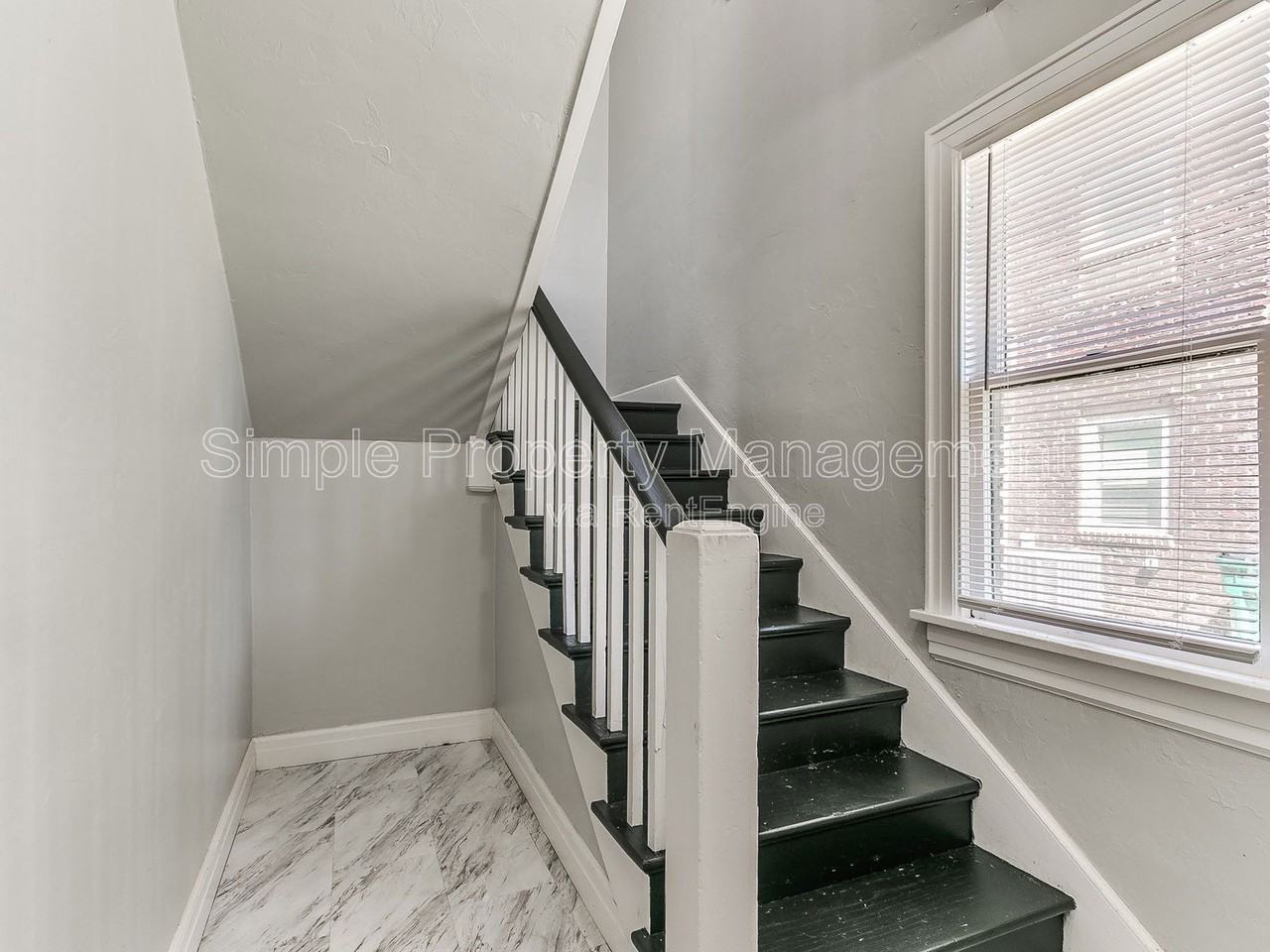 1841 N Gatewood Ave - Photo 5 of 22
