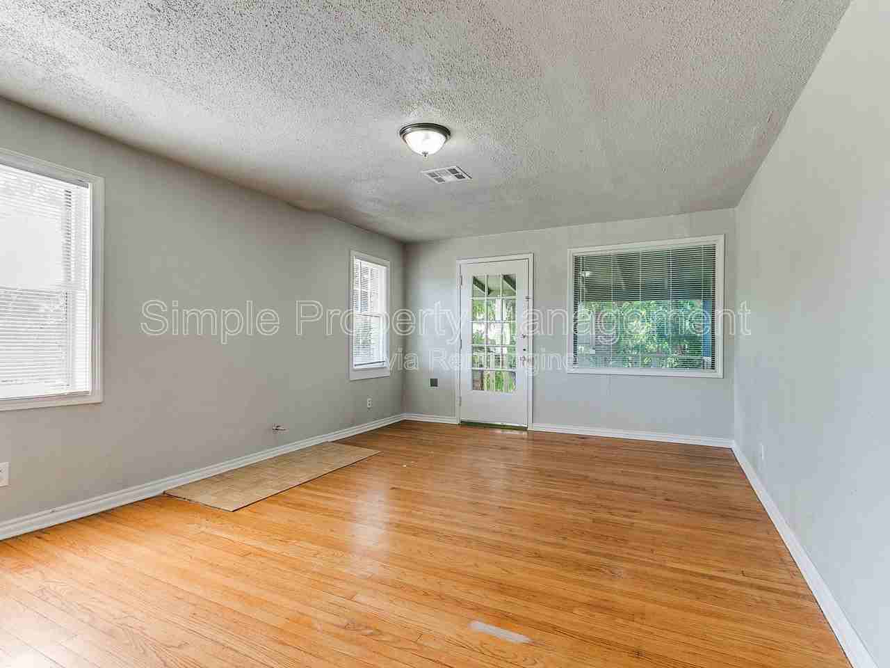 1841 N Gatewood Ave - Photo 7 of 22