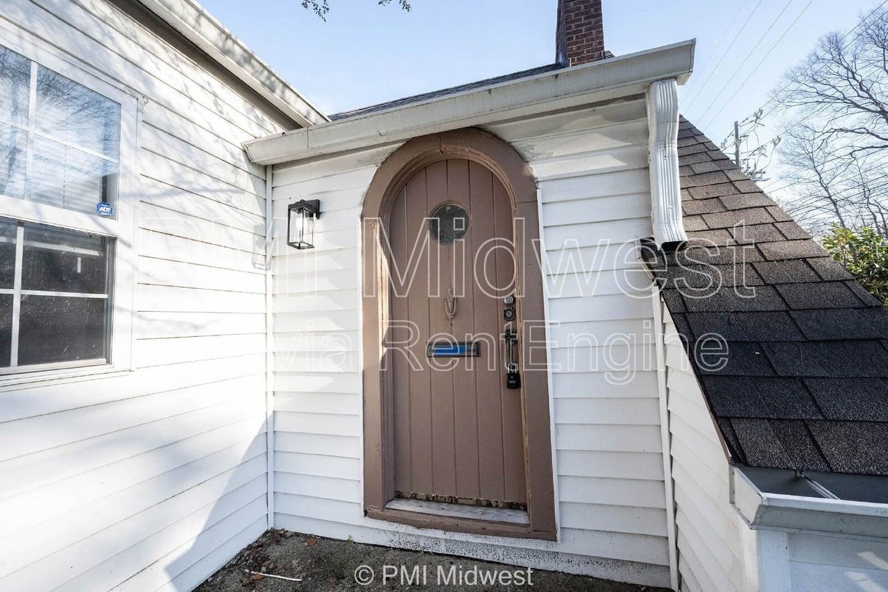 4058 N Illinois St - Photo 4 of 34