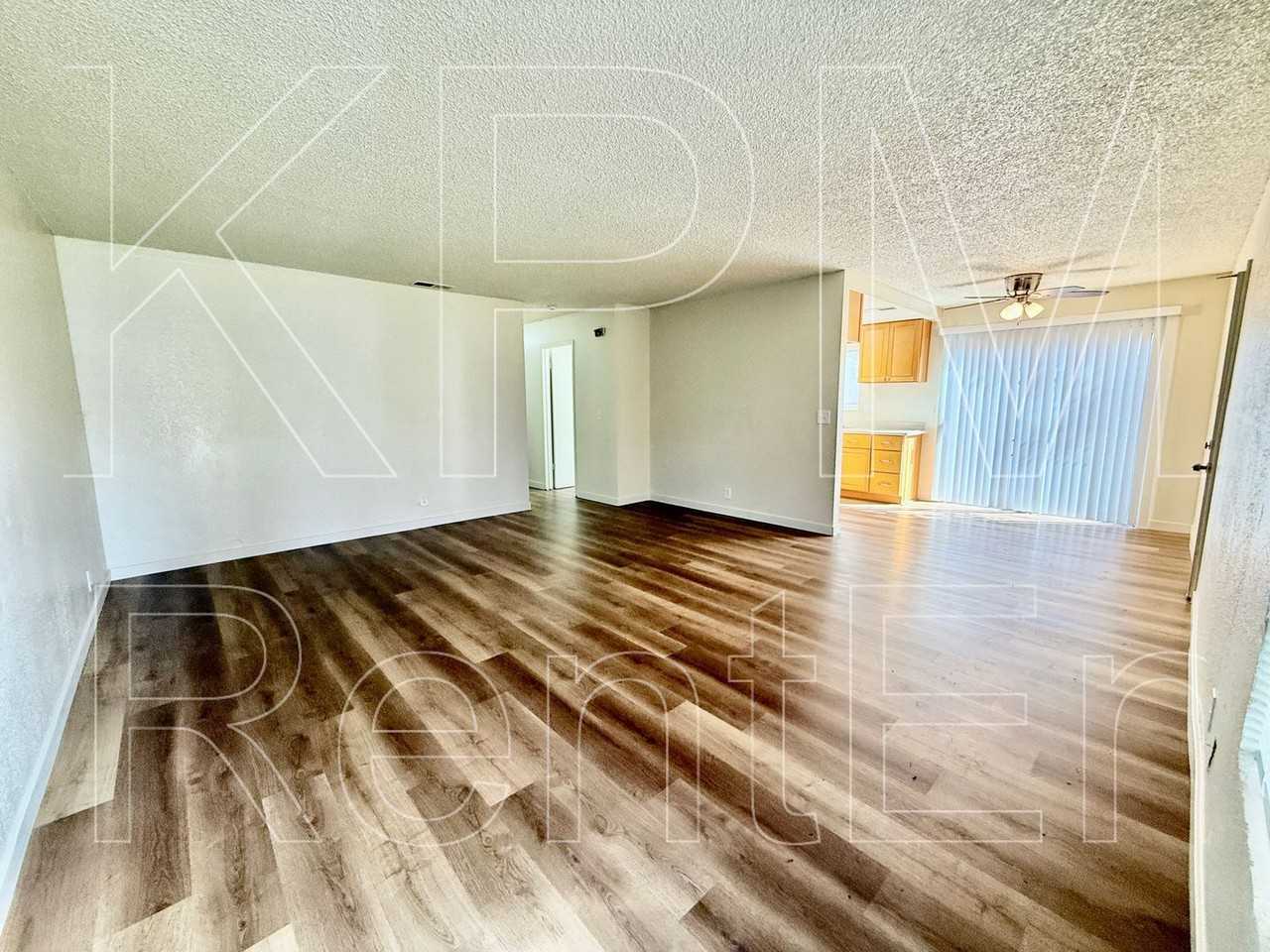 3003 Amherst Dr - Photo 3 of 19