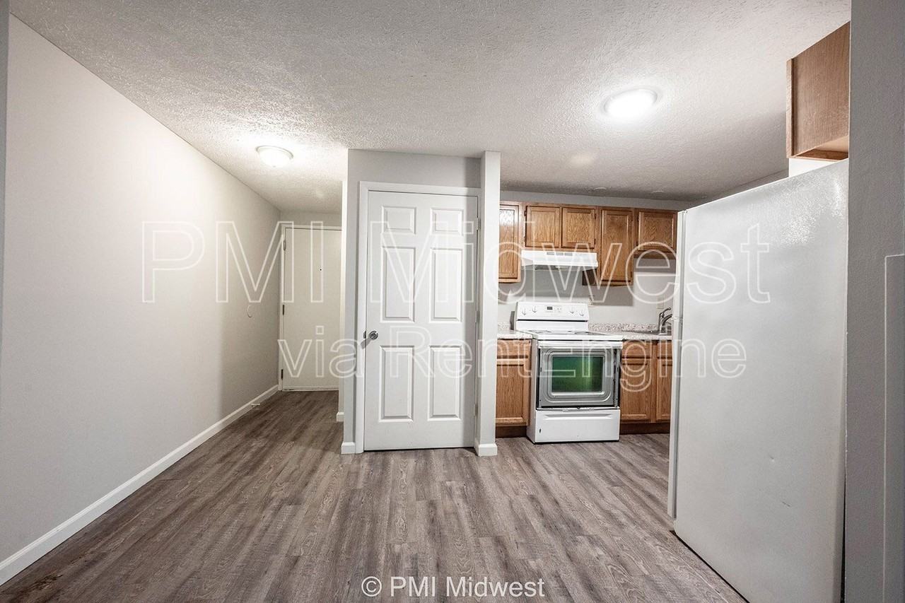3736 N Meridian St #4 - Photo 3 of 19