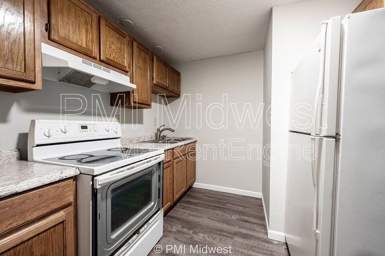 3736 N Meridian St #4 - Photo 5 of 19