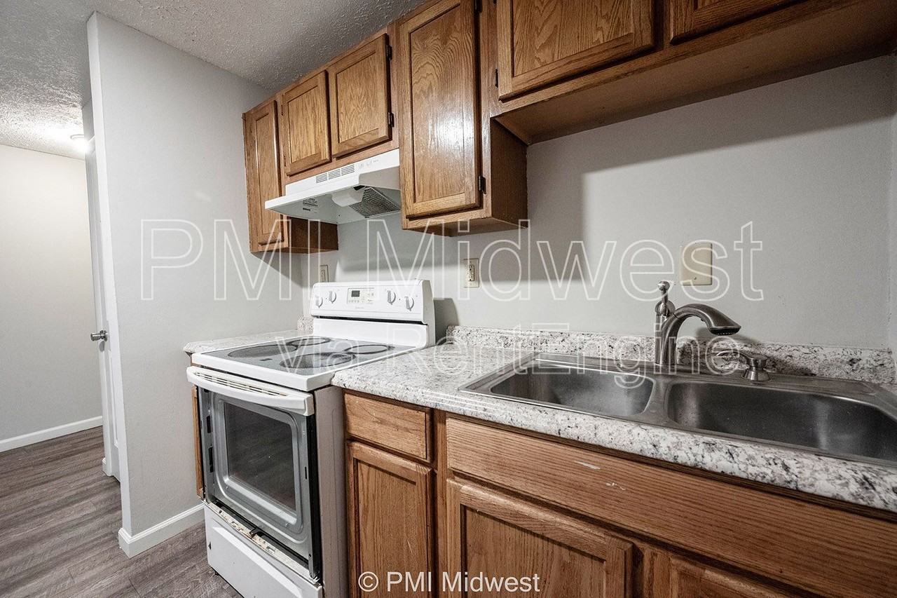 3736 N Meridian St #4 - Photo 6 of 19
