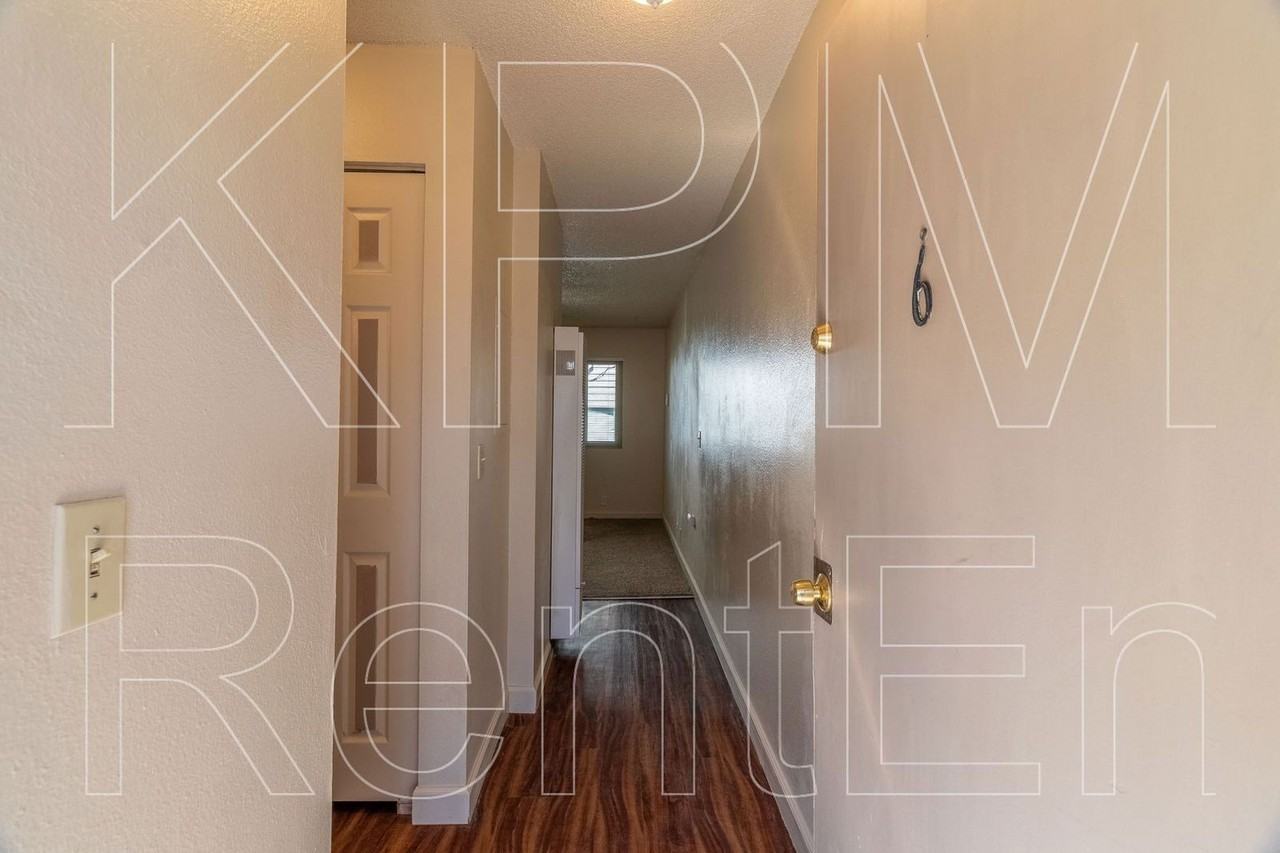 1028 N Commerce St #6 - Photo 2 of 7