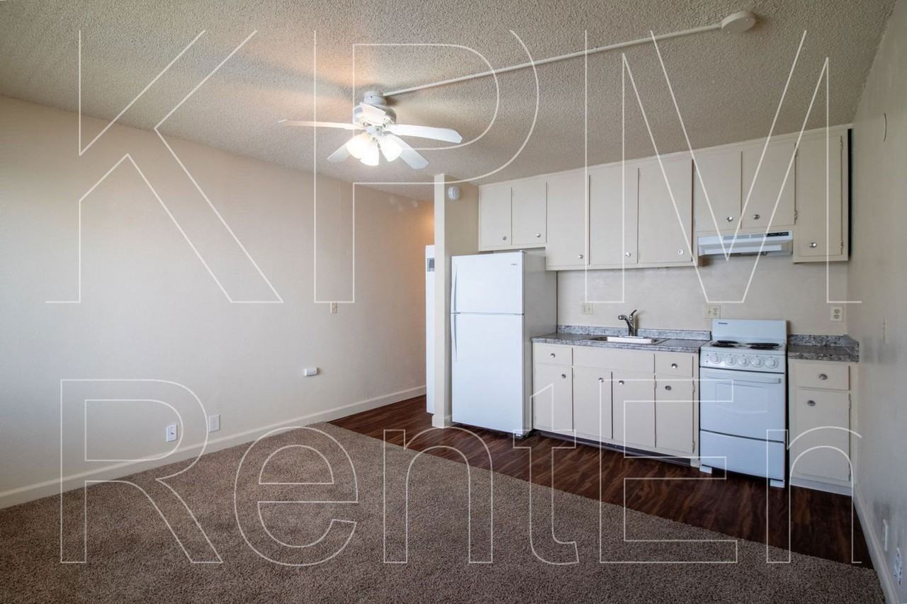 1028 N Commerce St #6 - Photo 3 of 7