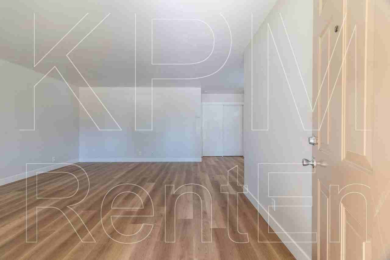 443 E Robinhood Dr - Photo 2 of 19