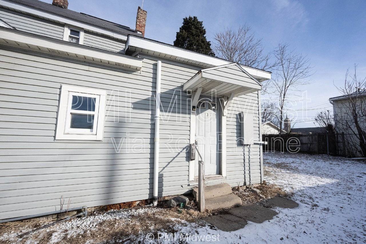 918 S Bell St #3 - Photo 2 of 21