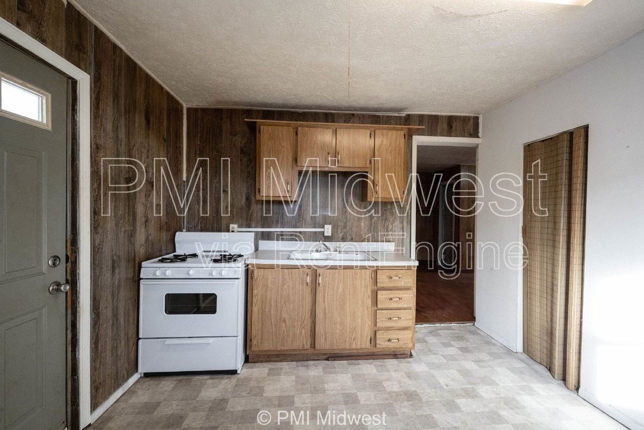 918 S Bell St #3 - Photo 4 of 21