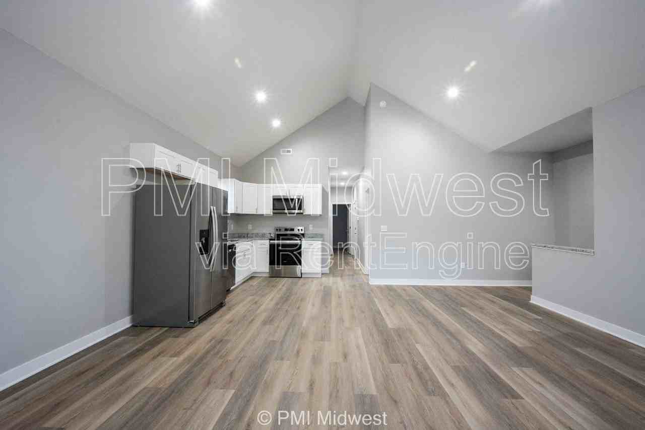 1841 Montcalm St #B - Photo 5 of 23