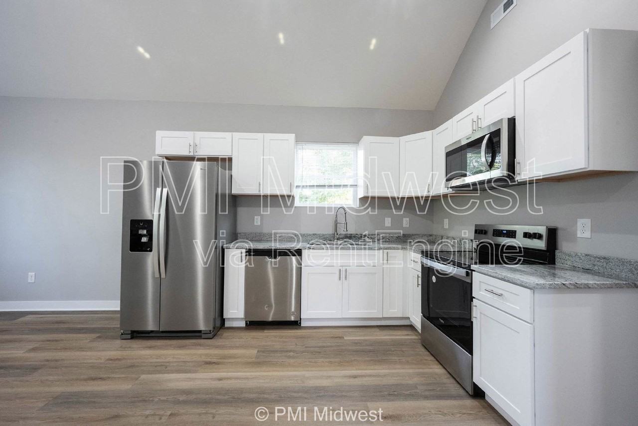 1841 Montcalm St #B - Photo 6 of 23