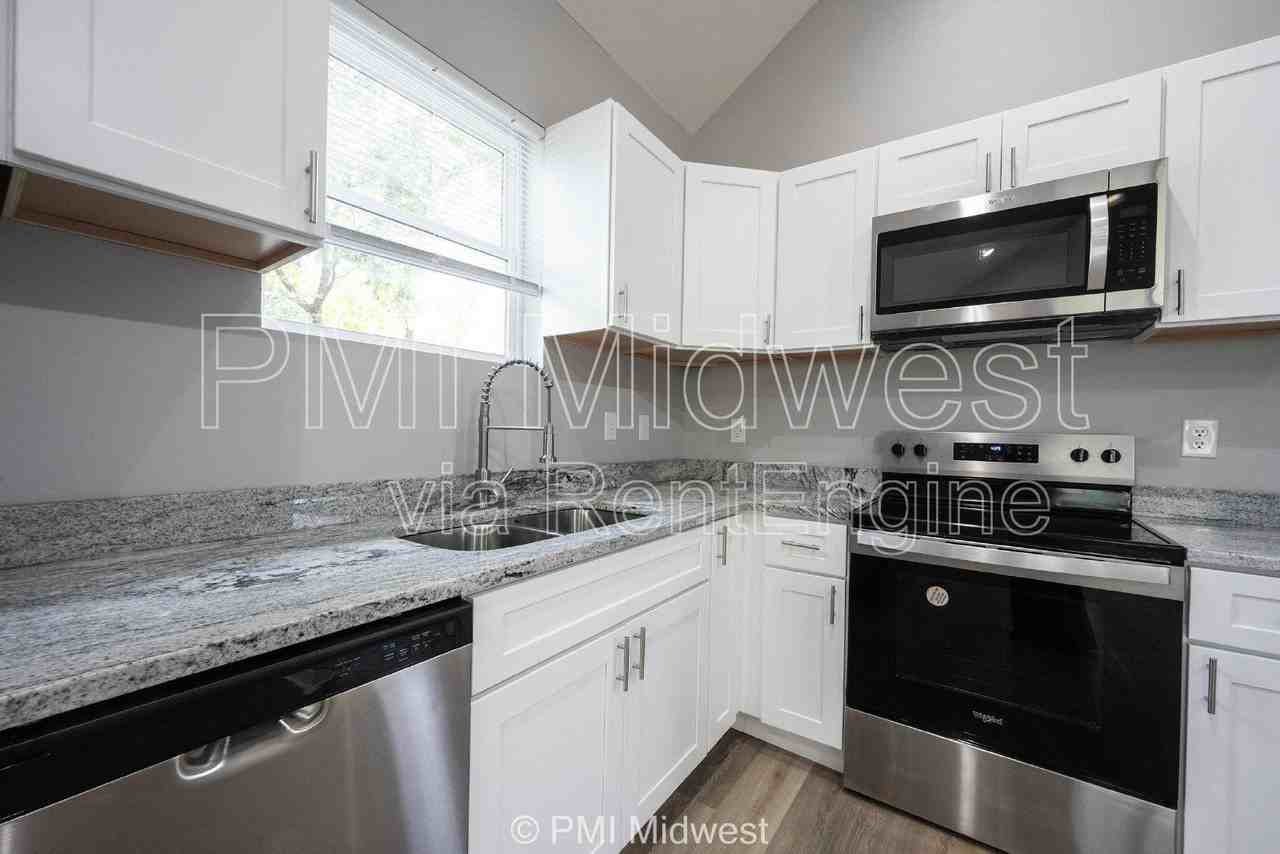 1841 Montcalm St #B - Photo 7 of 23