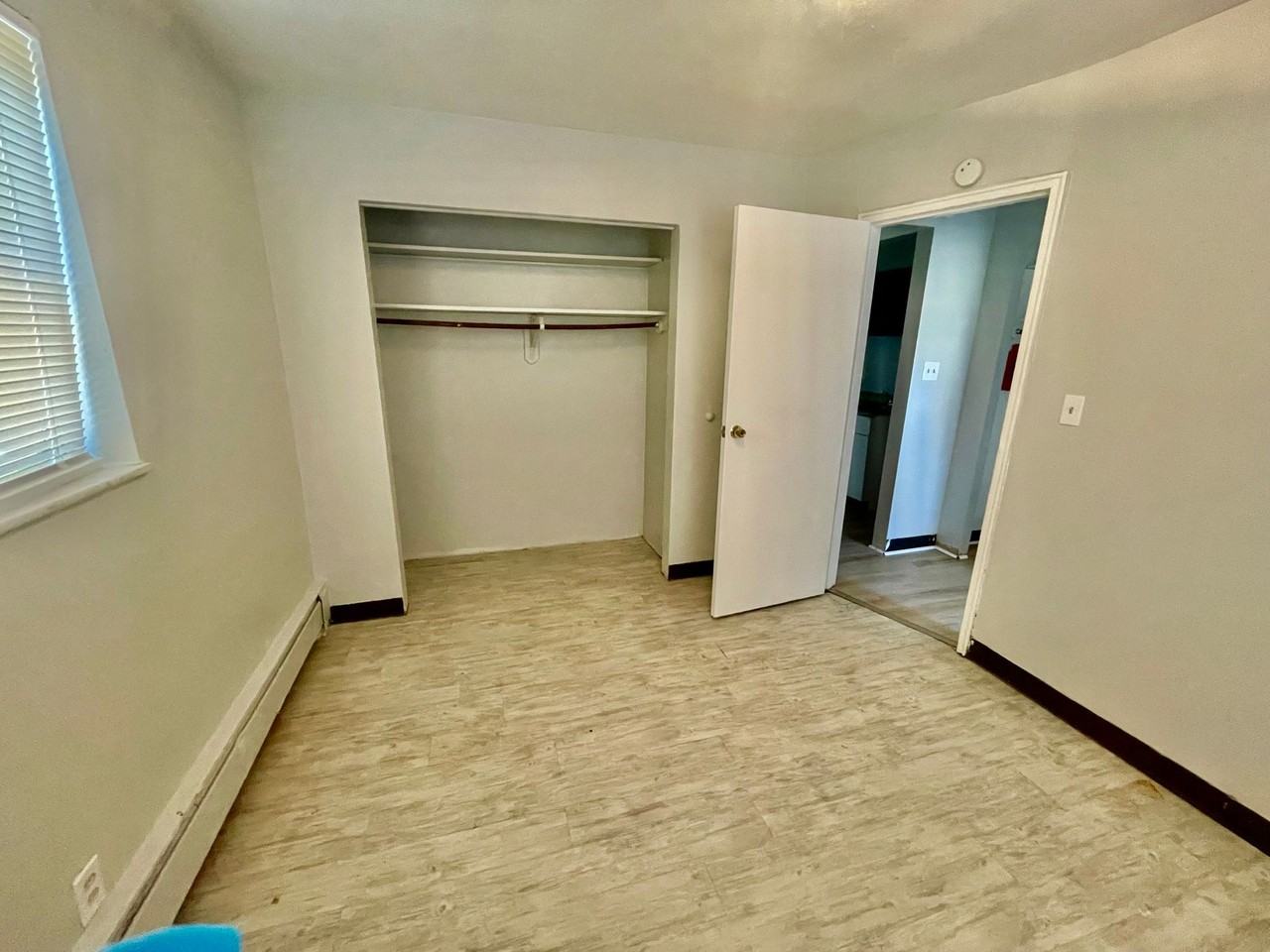 Glen Oaks Apartments - Photo 4 of 5