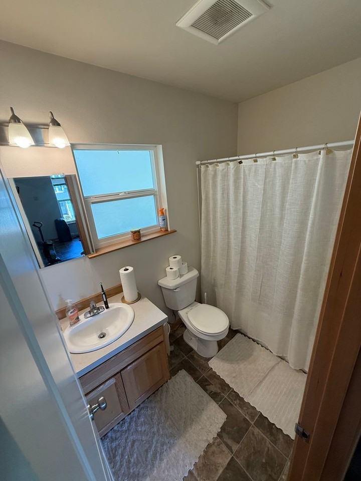 711 E Laurel St - Photo 7 of 15