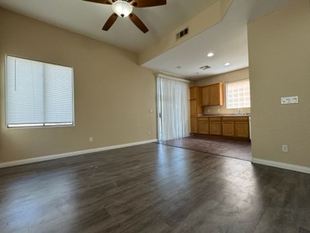6516 Raven Hall St - Photo 4 of 21
