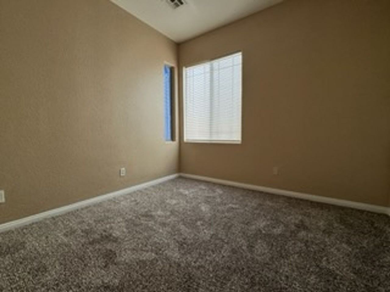 6516 Raven Hall St - Photo 6 of 21