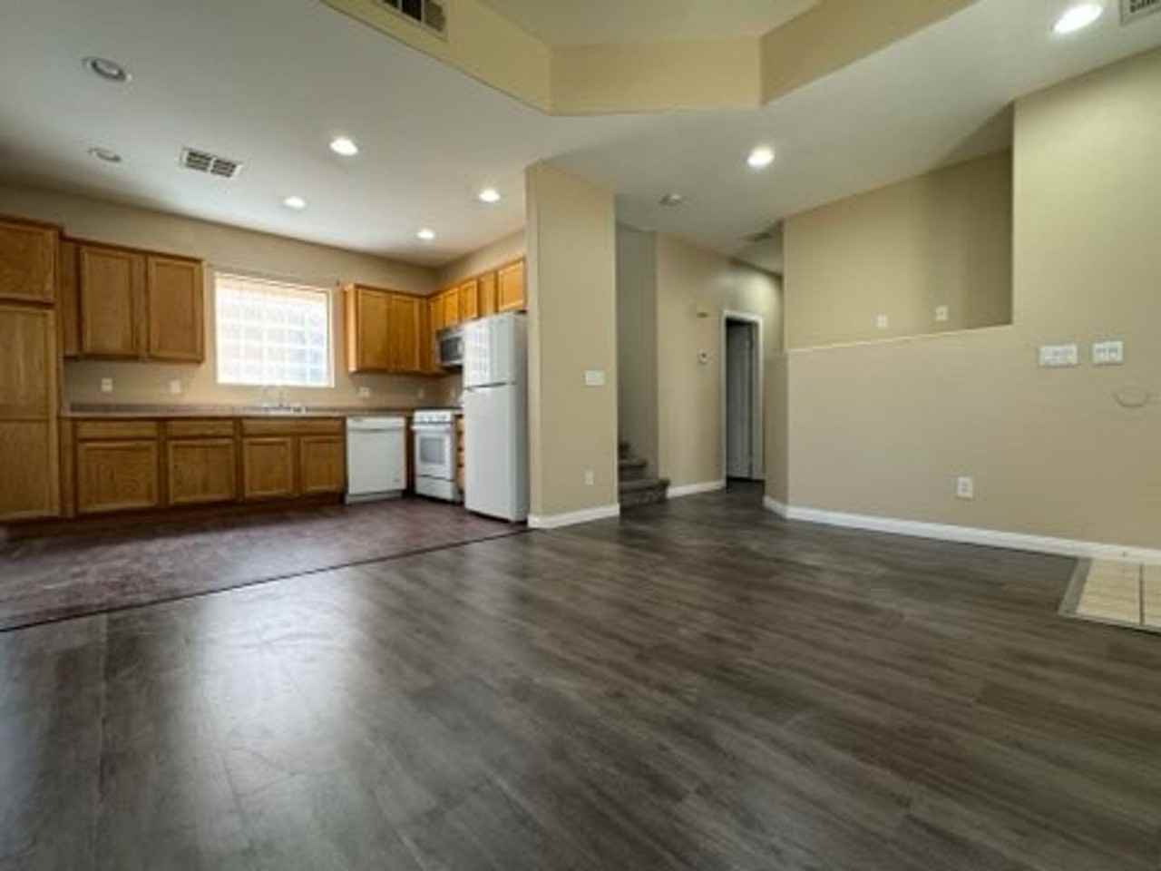 6516 Raven Hall St - Photo 7 of 21