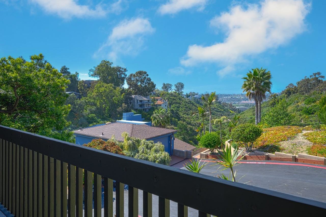 A Walkers Paradise and Serene Canyon Views in one of San Diego's most charming neighborhoods, Mission Hills! - Photo 2 of 14