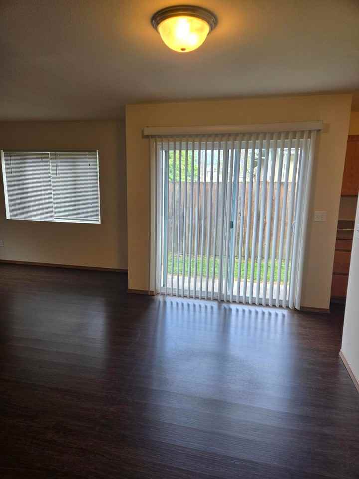 r88a - Photo 2 of 12