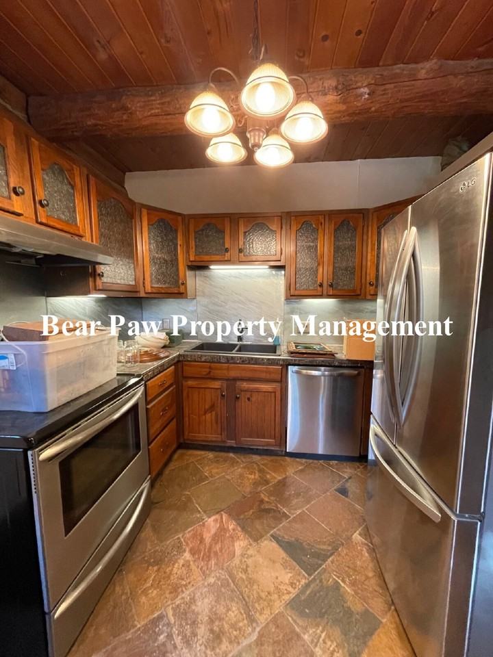 2590 Sinton Rd - Photo 4 of 17