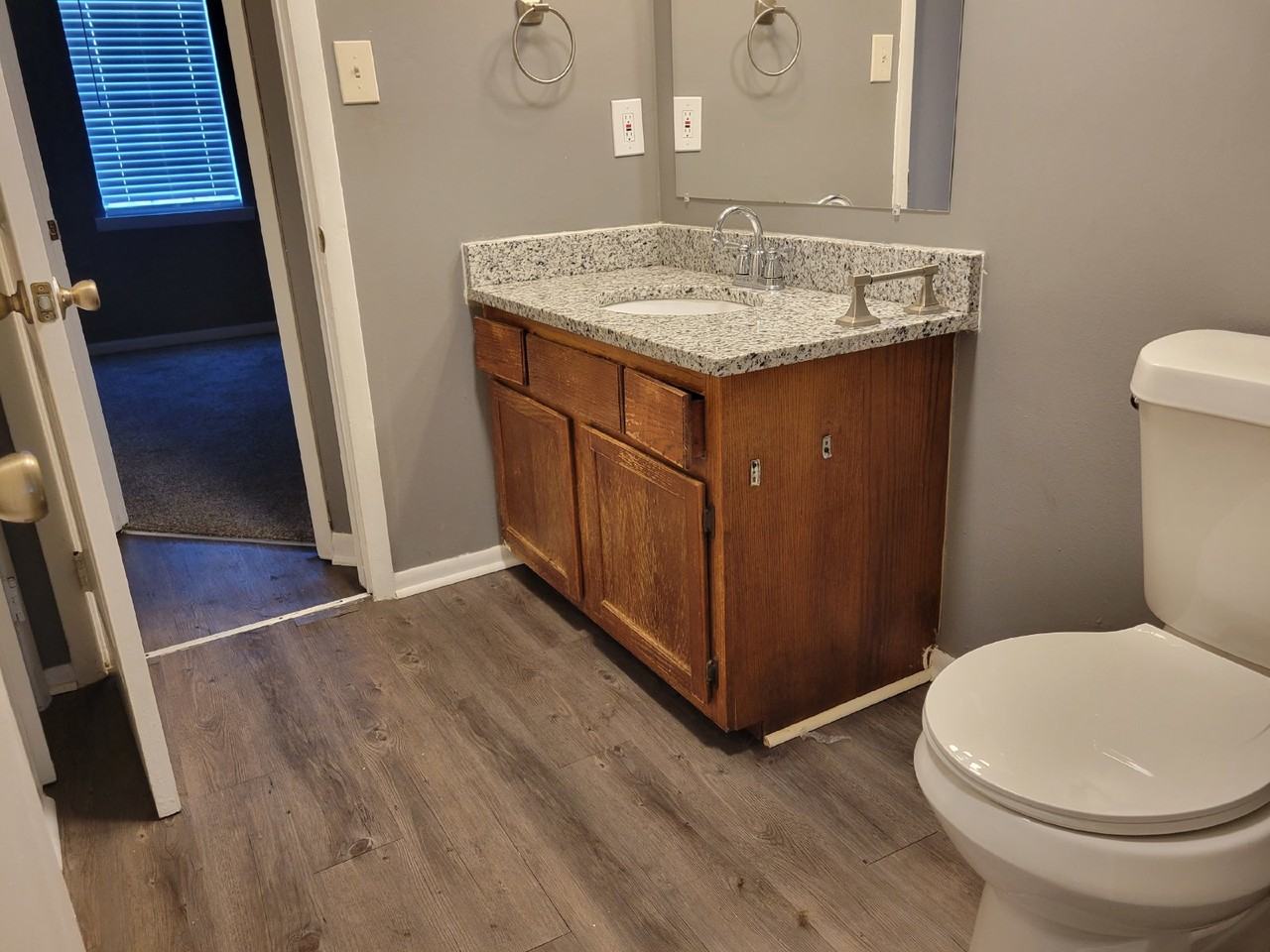 1818 Glenn St Sw #4 - Photo 2 of 18