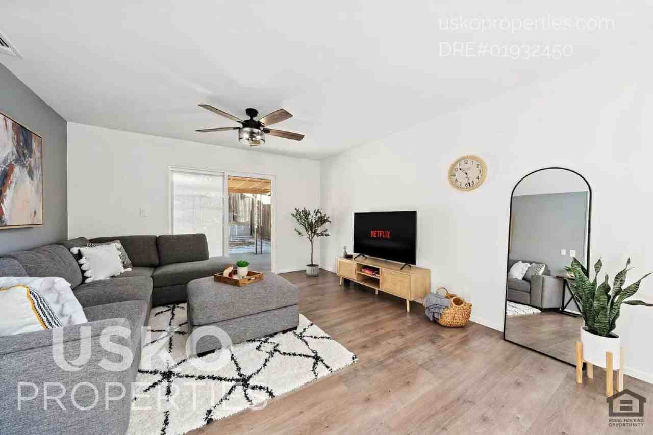 7132 Chesline Dr - Photo 4 of 10