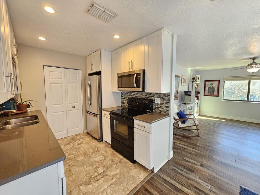 5 Fairway Dr - Photo 7 of 15