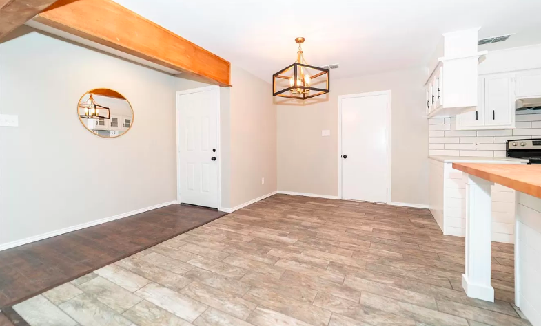 2116 77th St - Photo 4 of 17