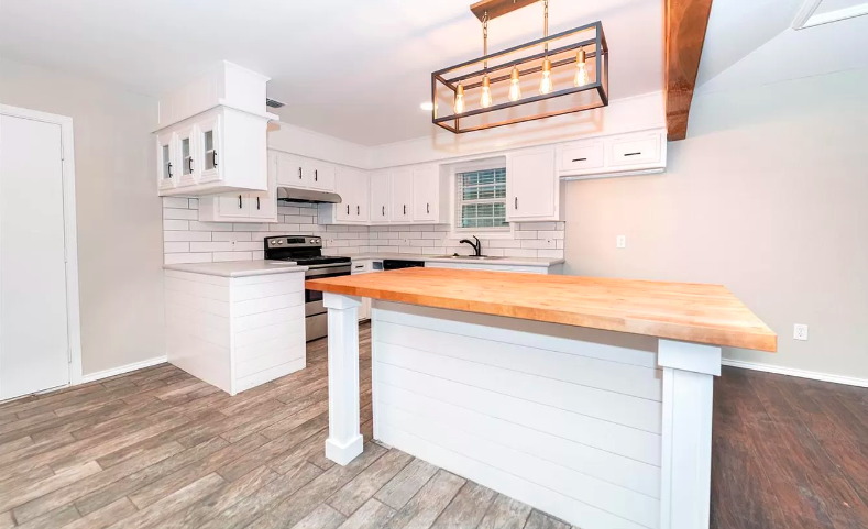 2116 77th St - Photo 2 of 17